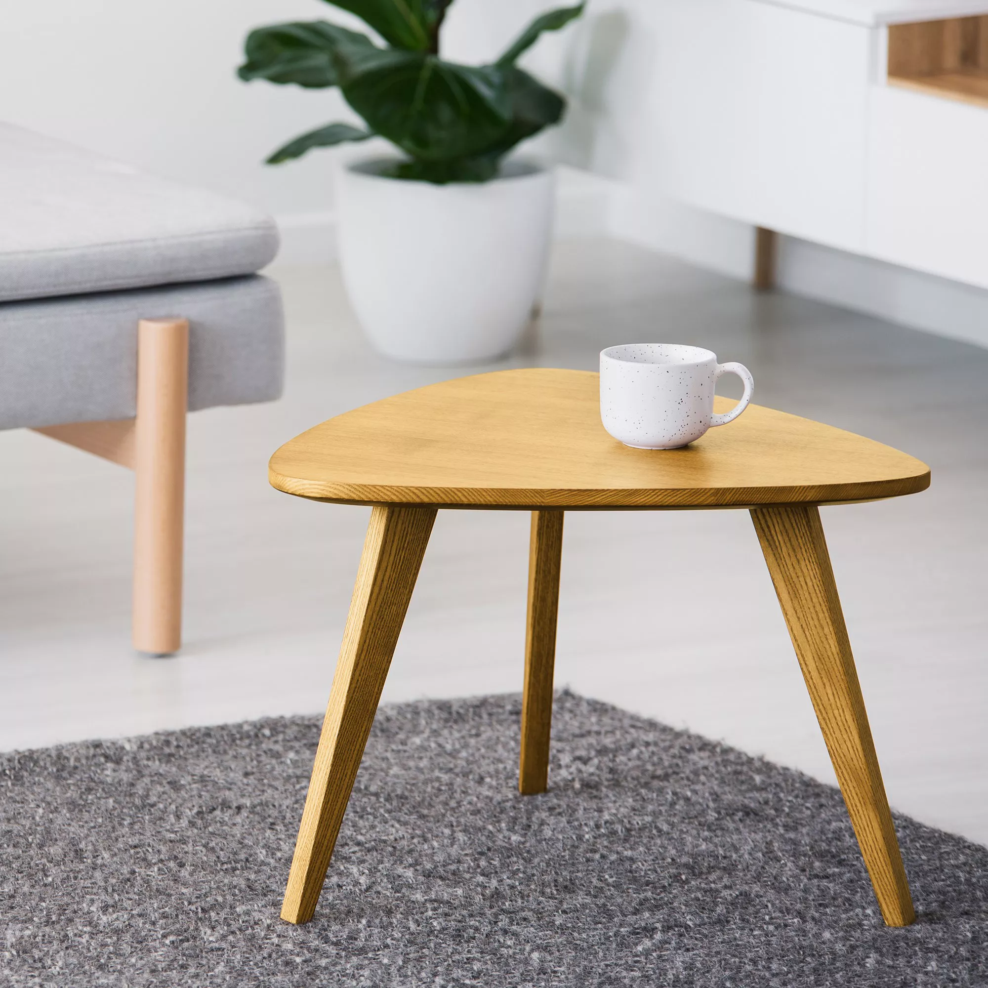 Ronseal Interior Oak Gloss Varnish, 750ml - Image 4