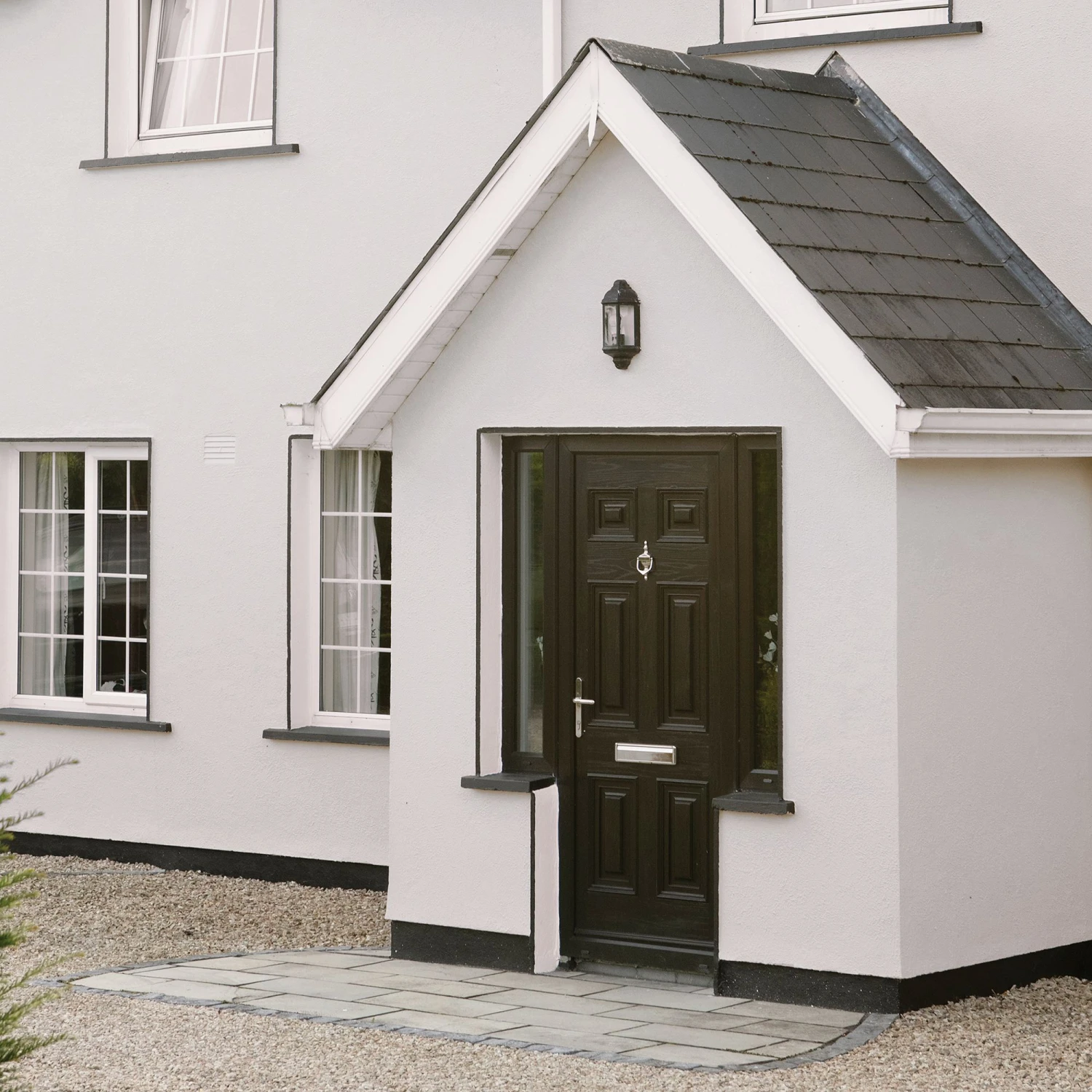 Sandtex 10 Year Black High Gloss Exterior Metal & Wood Paint, 750ml - Image 2