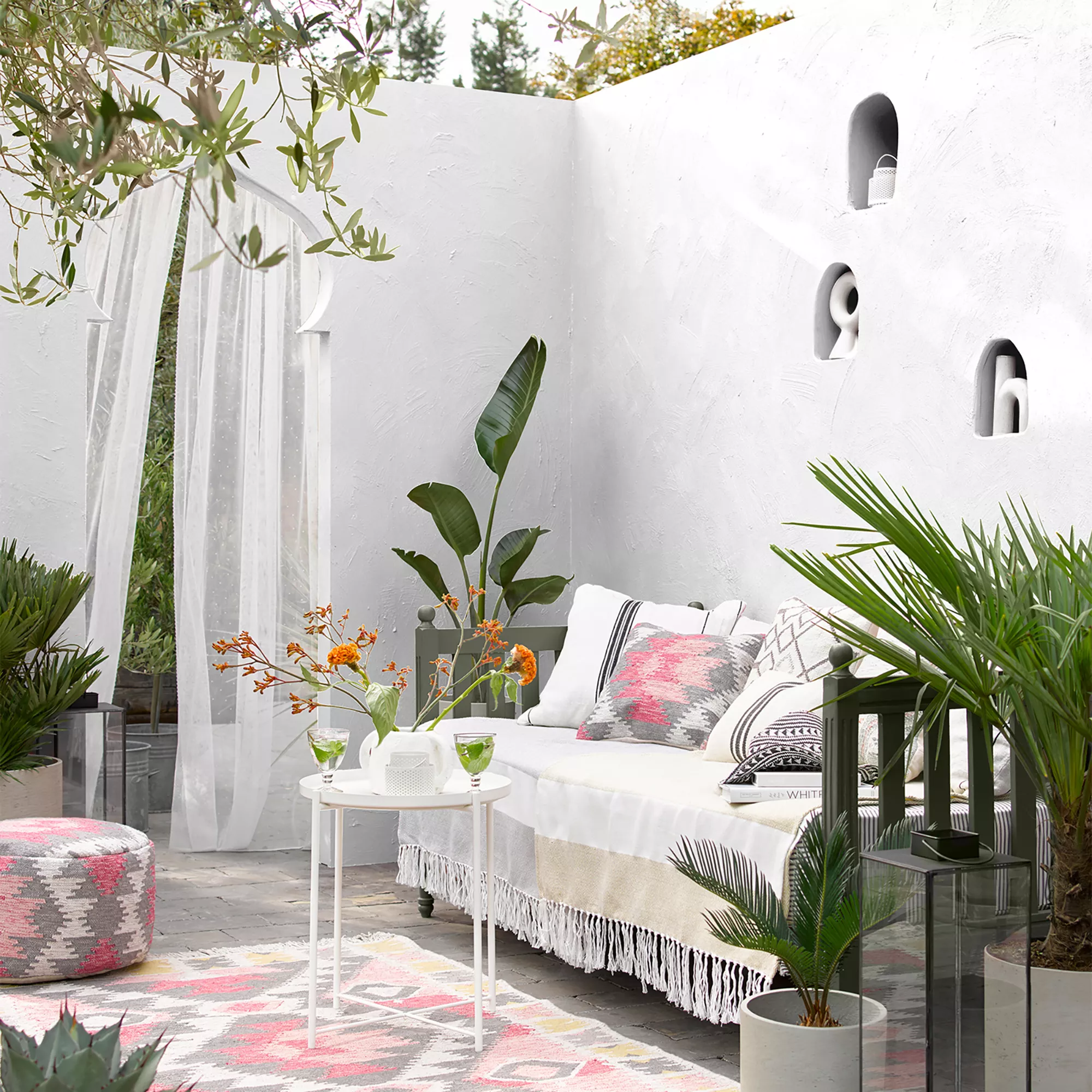 Sandtex Pure Brilliant White Textured Masonry Paint, 10L - Image 6